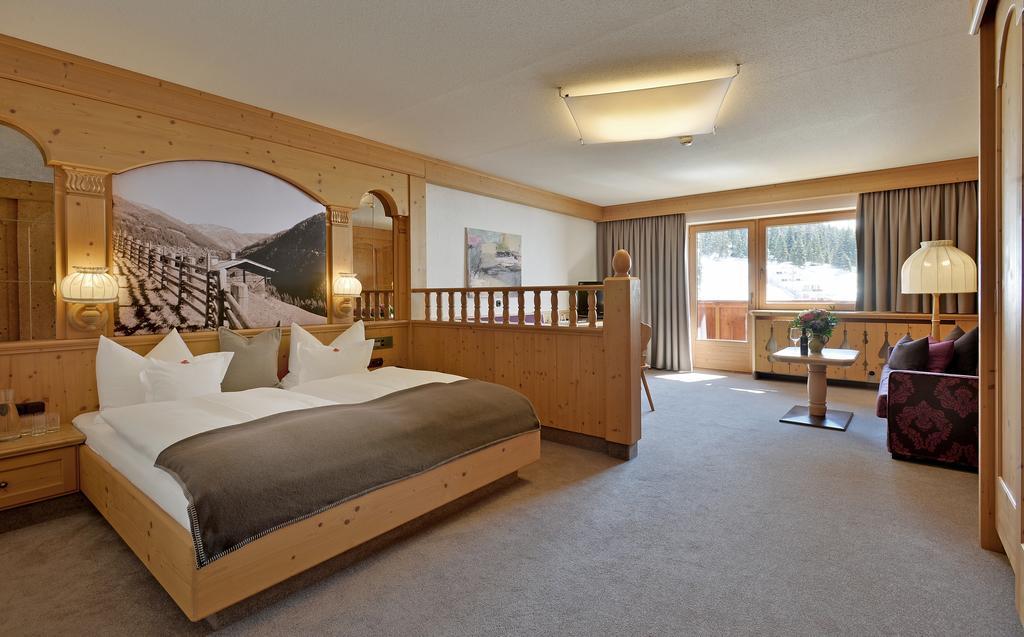 Hotel Almhof Hochfugen Eksteriør bilde
